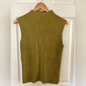 Latina Life | size M | Green Mock neckline Turtleneck